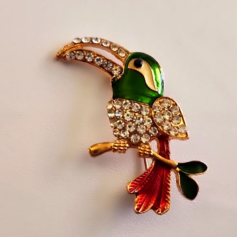 Tropical Tucan Bright and Loaded with Simulated Diamonds BRO